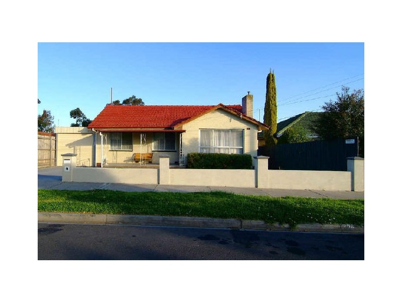 32A Lane Crescent, Reservoir VIC 3073