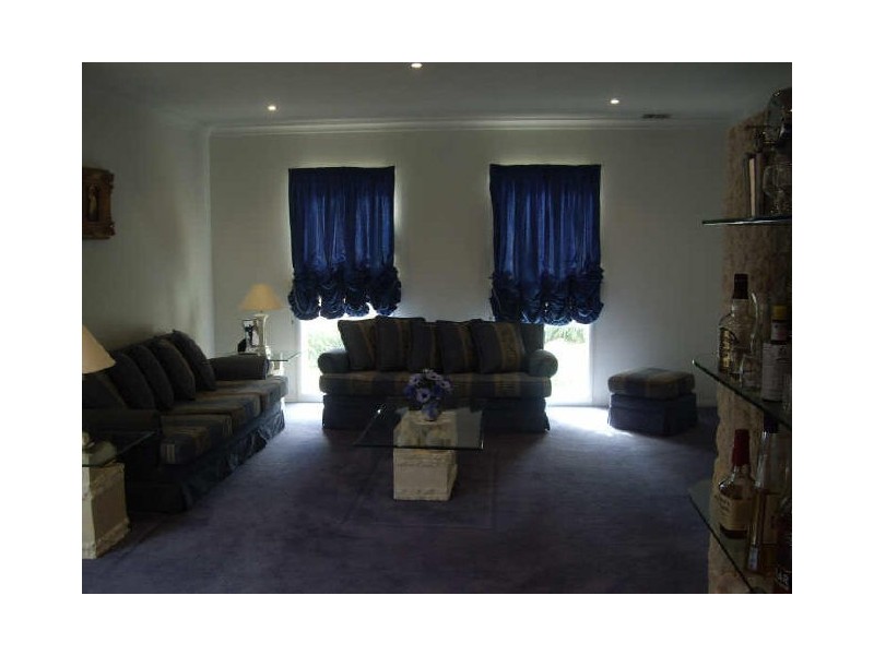 7 Ancona Drive, Mill Park VIC 3082