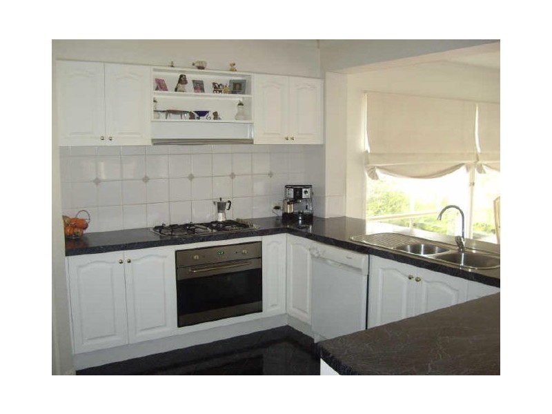 7 Ancona Drive, Mill Park VIC 3082
