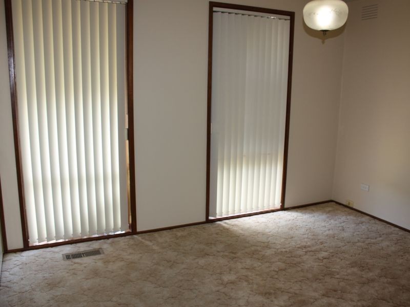 12 Hurlstone Crescent, Mill Park VIC 3082