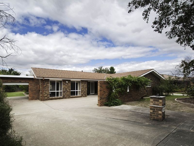 30 Ratcliffe Crescent, Florey ACT 2615