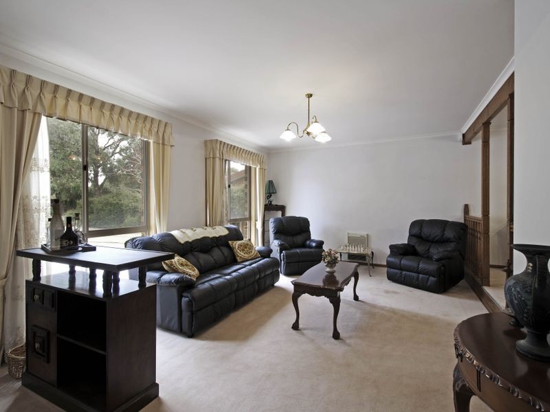 30 Ratcliffe Crescent, Florey ACT 2615