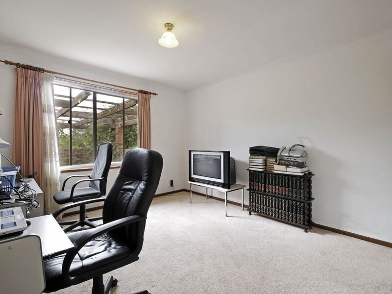 30 Ratcliffe Crescent, Florey ACT 2615