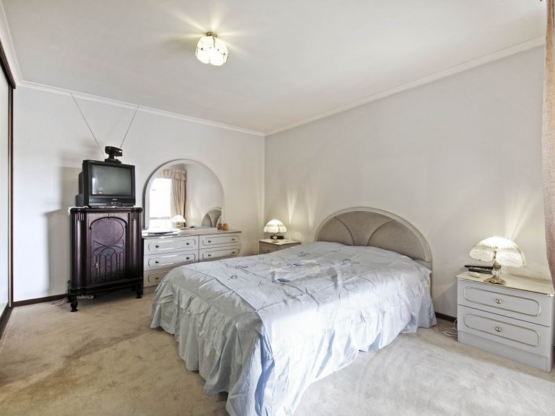 30 Ratcliffe Crescent, Florey ACT 2615