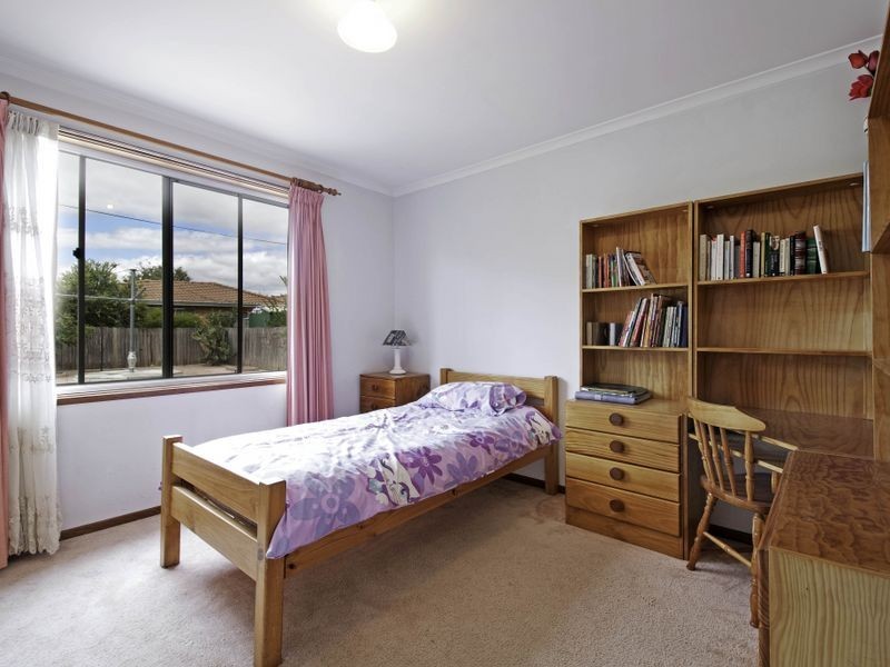 30 Ratcliffe Crescent, Florey ACT 2615