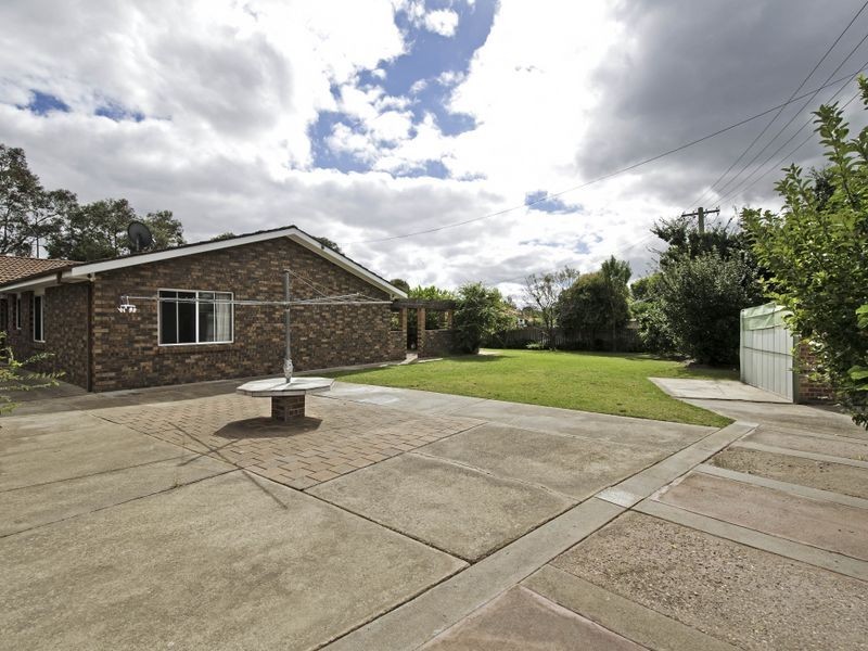 30 Ratcliffe Crescent, Florey ACT 2615
