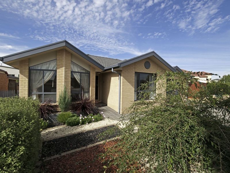 9 Lovely Close, Dunlop ACT 2615