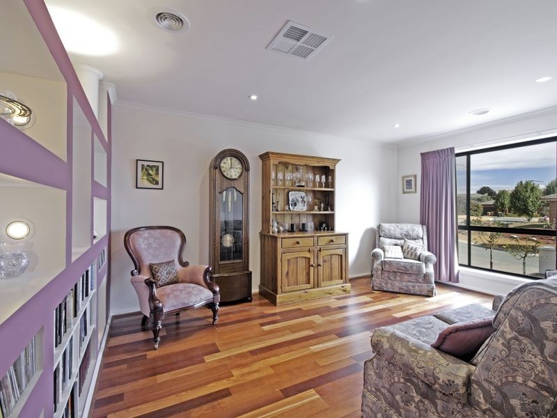 9 Lovely Close, Dunlop ACT 2615