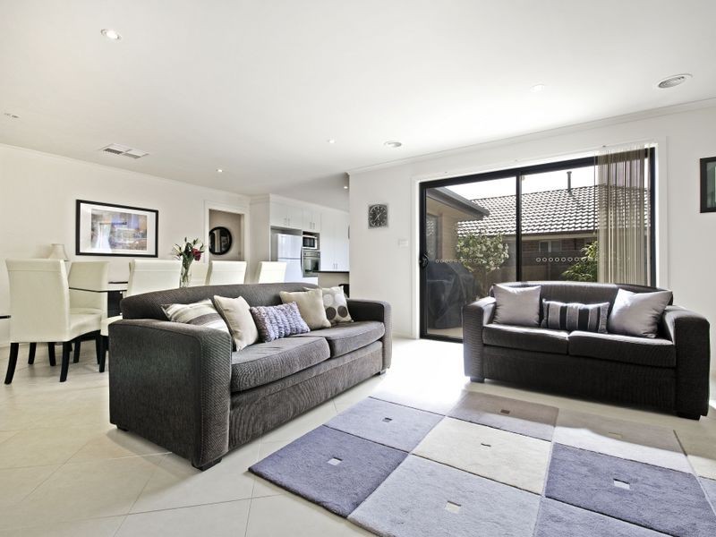 9 Lovely Close, Dunlop ACT 2615