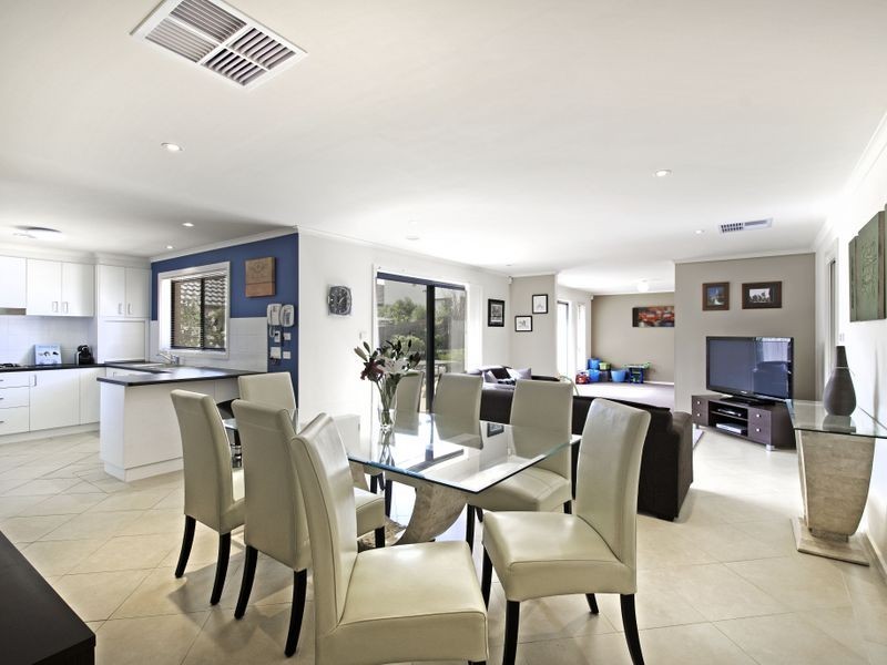 9 Lovely Close, Dunlop ACT 2615