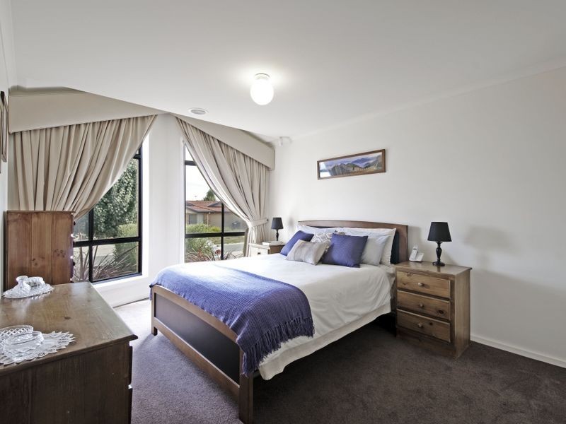 9 Lovely Close, Dunlop ACT 2615