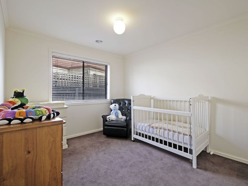 9 Lovely Close, Dunlop ACT 2615