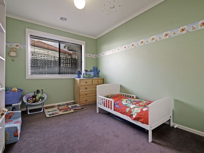 9 Lovely Close, Dunlop ACT 2615