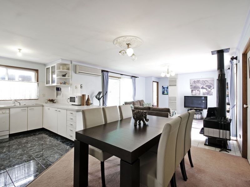 82 Twelvetrees Crescent, Florey ACT 2615