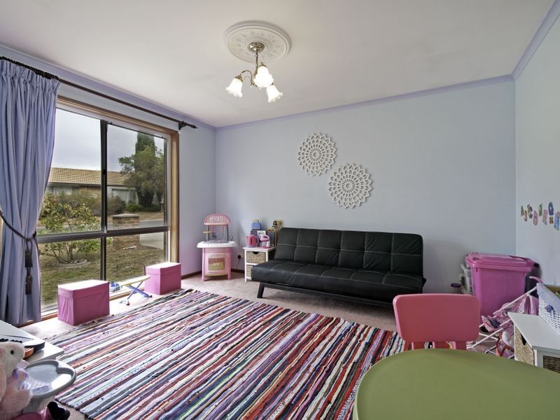 82 Twelvetrees Crescent, Florey ACT 2615