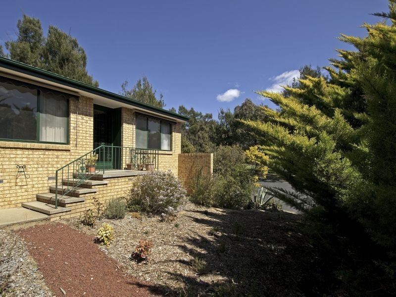 23 Macfarlan Place, Latham ACT 2615