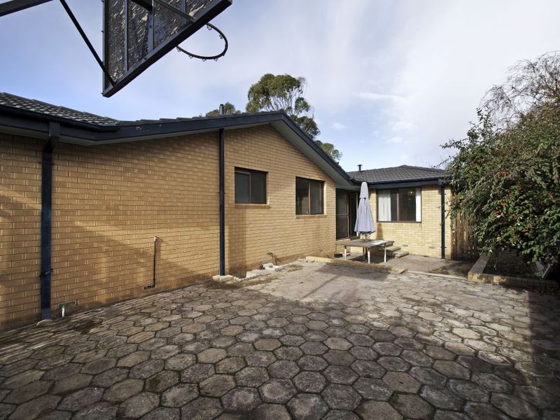 8 Holtermann Place, Charnwood ACT 2615