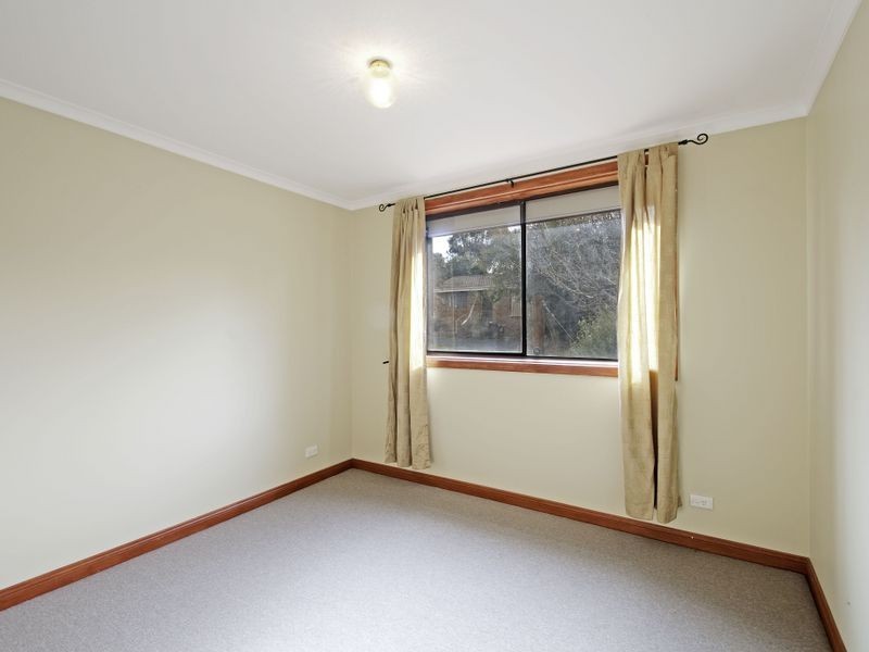 8 Holtermann Place, Charnwood ACT 2615