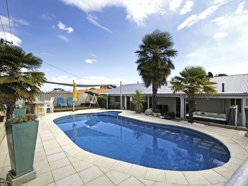 127 William Webb Drive, Mckellar ACT 2617