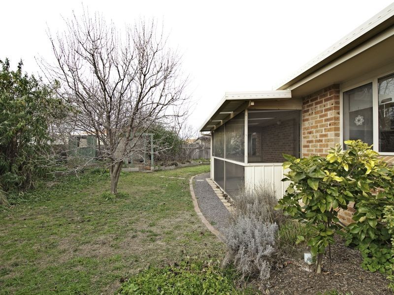 32 Tarrant Crescent, Dunlop ACT 2615