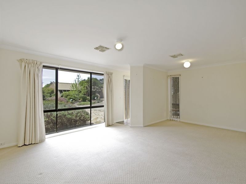 1 De Gillern Place, Macquarie ACT 2614