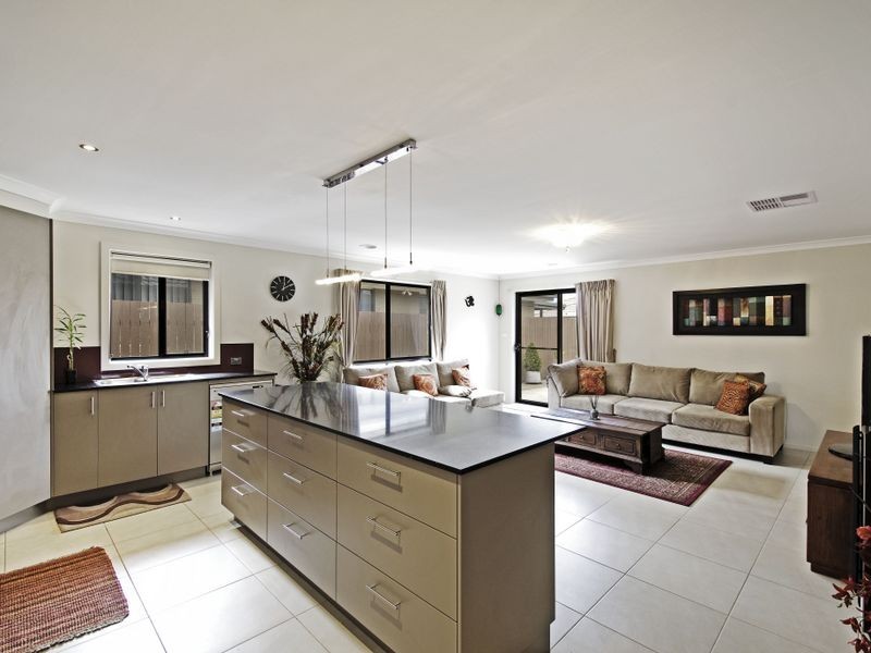 4 Dreyer Street, Franklin ACT 2913