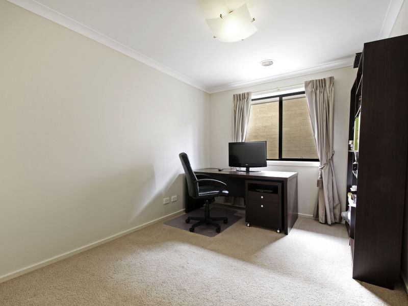 4 Dreyer Street, Franklin ACT 2913