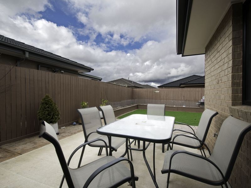 4 Dreyer Street, Franklin ACT 2913