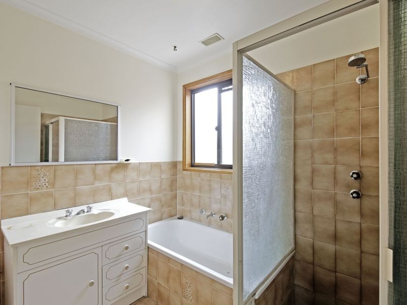 1 Macvitie Place, Macquarie ACT 2614