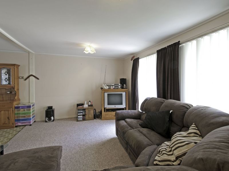 8 Bowling Place, Spence ACT 2615