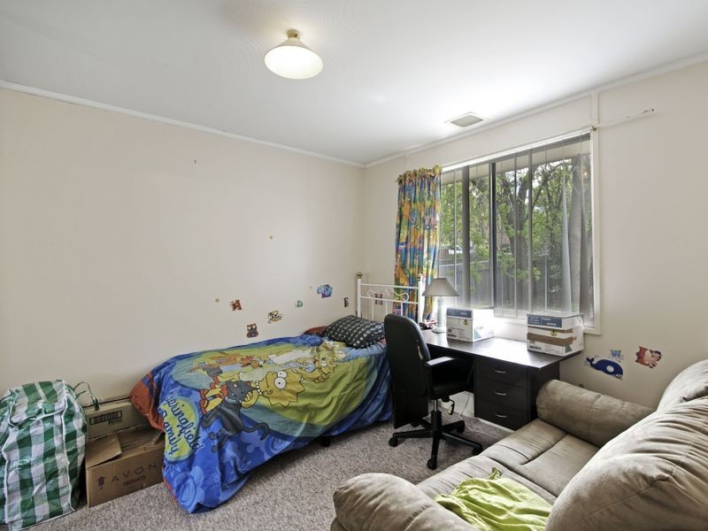 8 Bowling Place, Spence ACT 2615