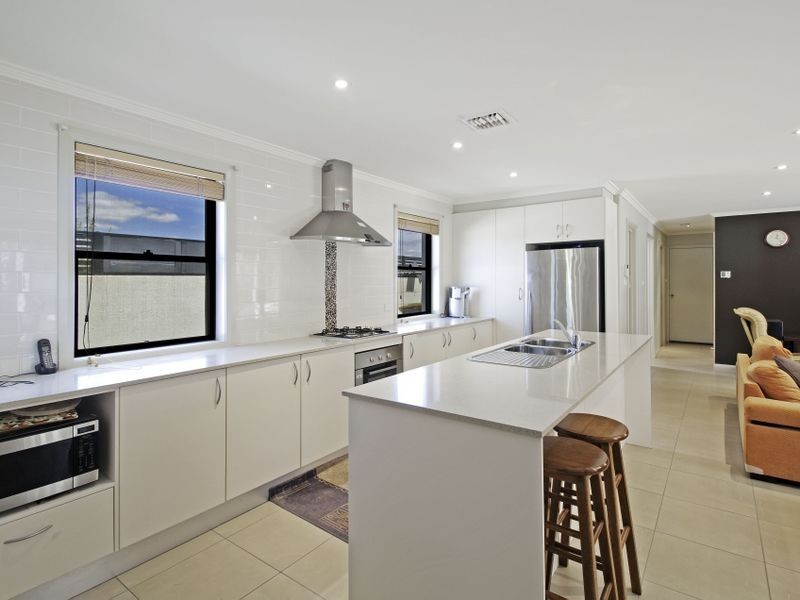 32 Polilight Street, Dunlop ACT 2615