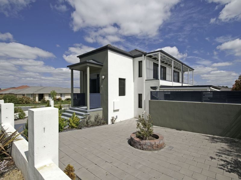 32 Polilight Street, Dunlop ACT 2615