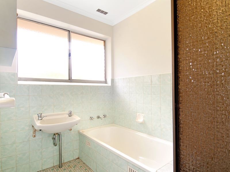 37 Grylls Crescent, Cook ACT 2614