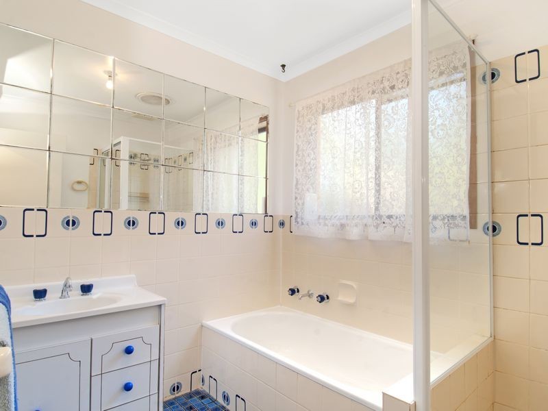 5 Selby Place, Charnwood ACT 2615