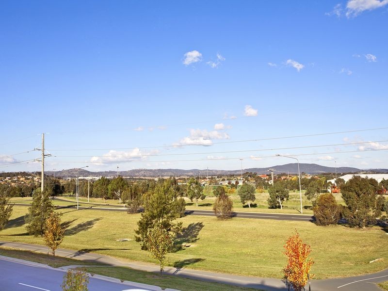 25 Lansdown Crescent, Casey ACT 2913