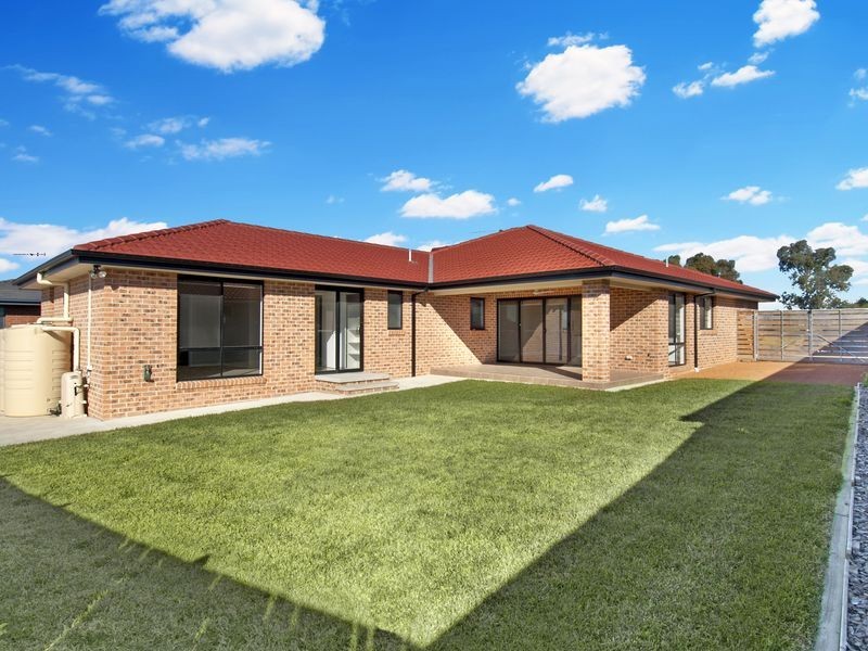 70 Macfarlane Burnett Avenue, Macgregor ACT 2615