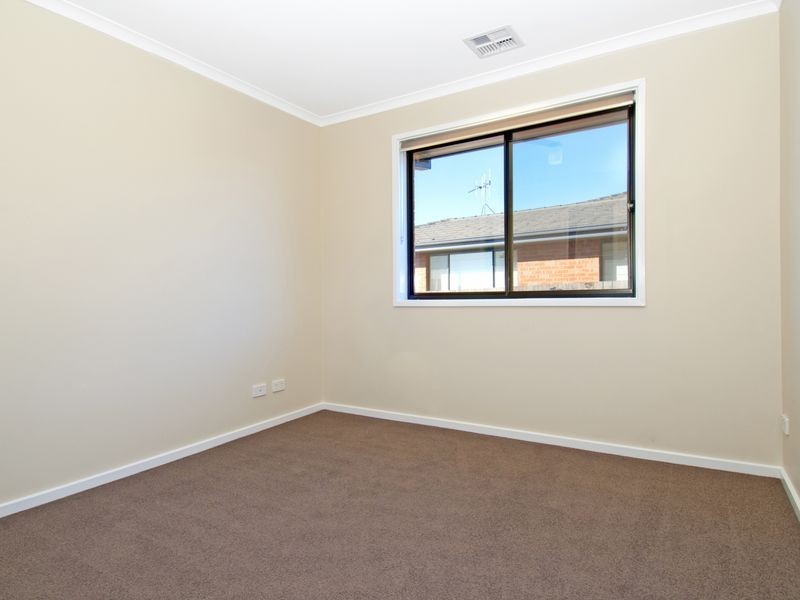 70 Macfarlane Burnett Avenue, Macgregor ACT 2615