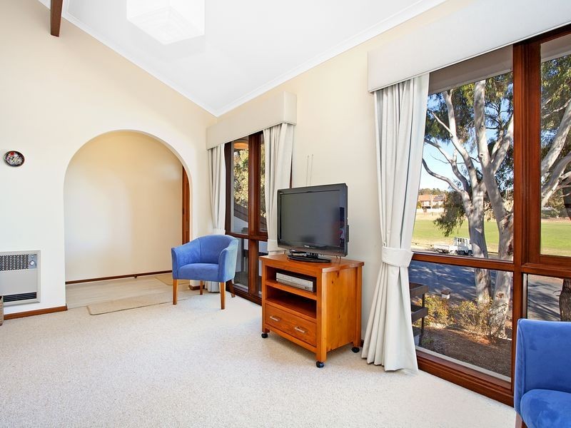17 Moyes Crescent, Holt ACT 2615