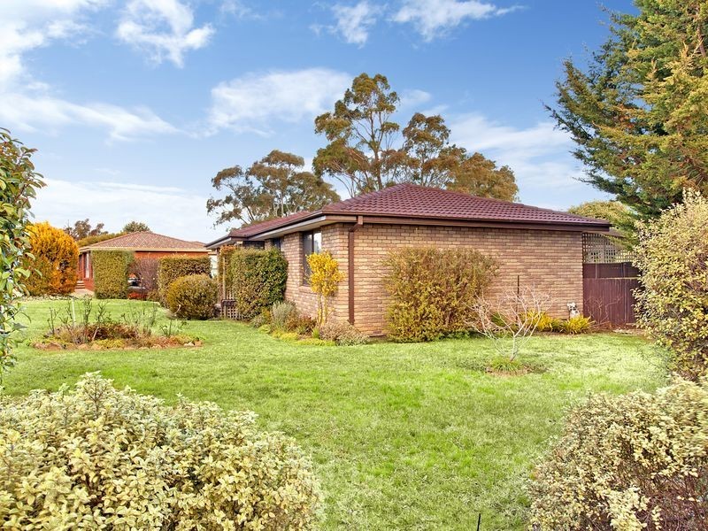 2 McIntyre Place, Charnwood ACT 2615