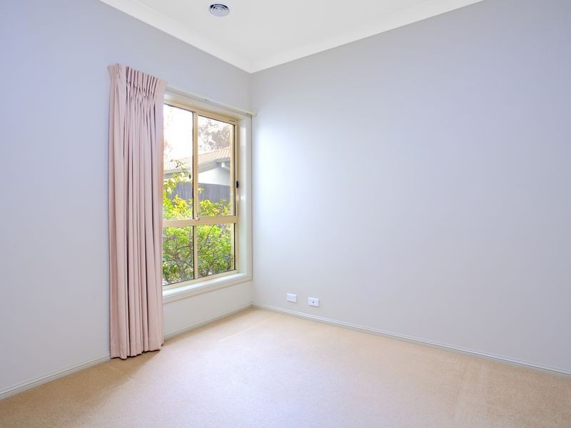 10 Lind Close, Fraser ACT 2615