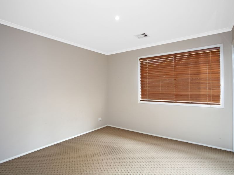 28 Samuels Crescent, Ngunnawal ACT 2913