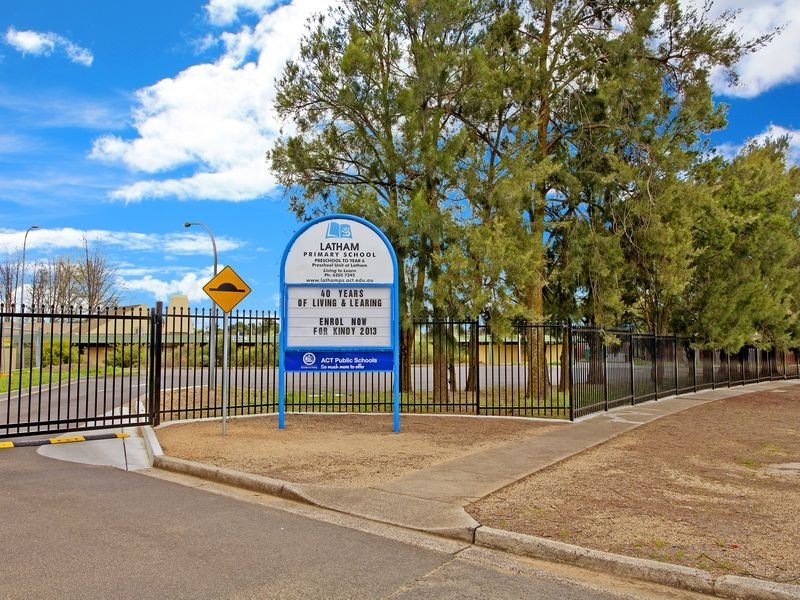 15/15 Wanliss Street, Latham ACT 2615