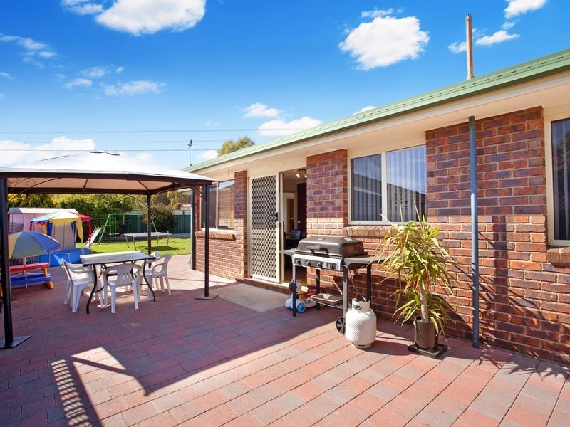 49 Thornhill Crescent, Dunlop ACT 2615