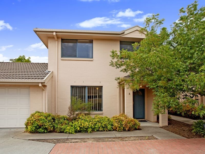 4/4 Dines Place, Bruce ACT 2617