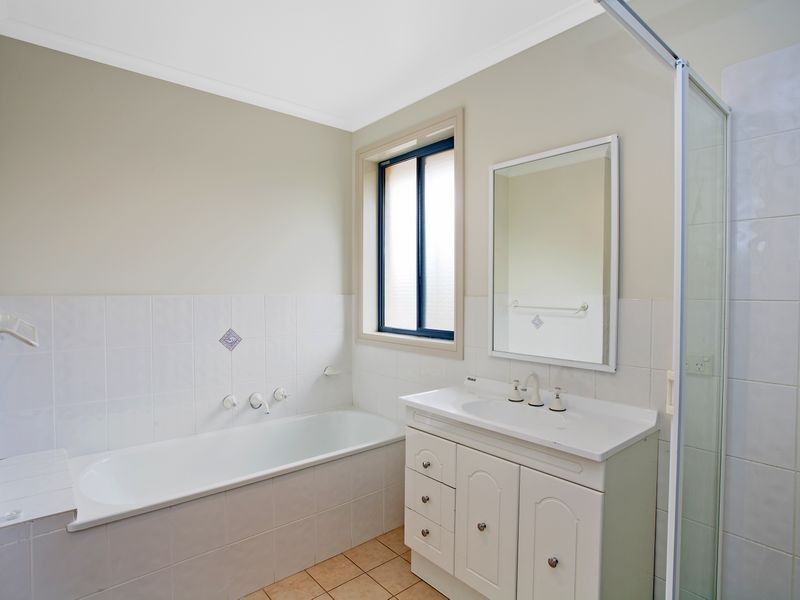 4/4 Dines Place, Bruce ACT 2617