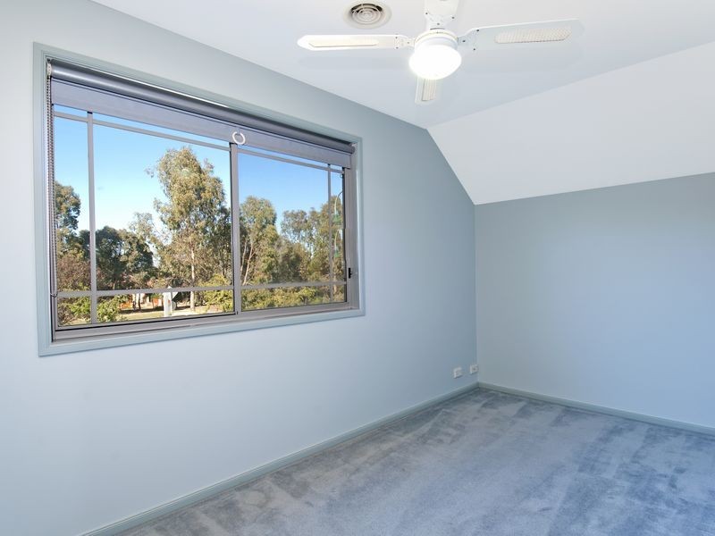 52 Sugarloaf Circle, Palmerston ACT 2913