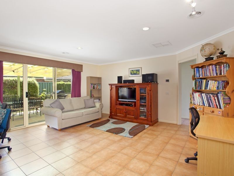 7 Binney Close, Dunlop ACT 2615