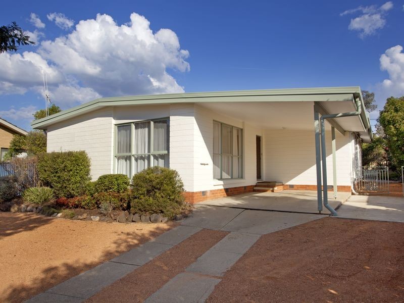 27 Castieau Street, Higgins ACT 2615