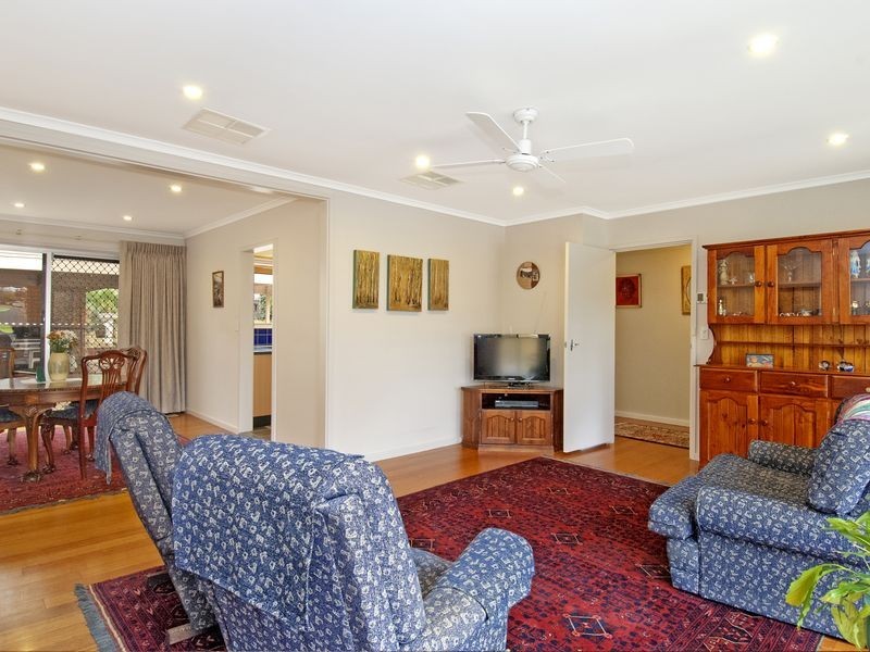 9 Solomon Crescent, Latham ACT 2615
